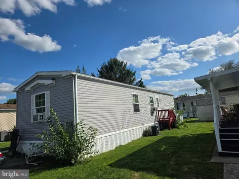 8 Penn Valley Vlg, Lititz, PA 17543