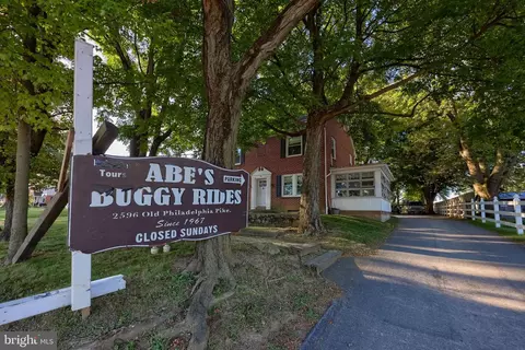2596 Old Philadelphia, Bird In Hand, PA 17505