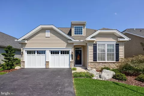 464 Resolution Dr, Lititz, PA 17543
