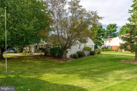 Exterior - 201 Cardinal Rd, Lititz, PA 17543 photo 4 of 7