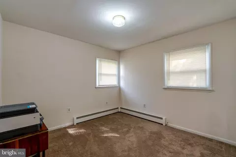 Bedroom - 201 Cardinal Rd, Lititz, PA 17543 photo 6 of 6