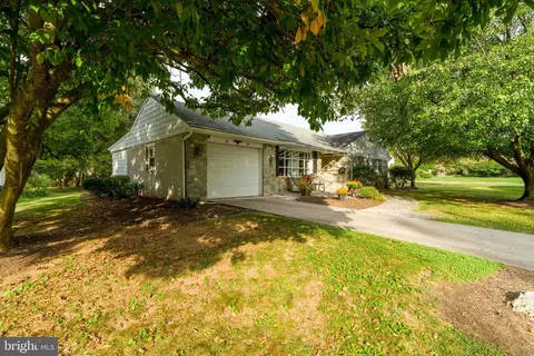 Other - 201 Cardinal Rd, Lititz, PA 17543 photo 2 of 15