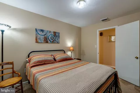Bedroom - 201 Cardinal Rd, Lititz, PA 17543 photo 5 of 6