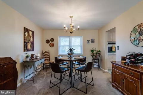 Dining - 201 Cardinal Rd, Lititz, PA 17543 photo 1 of 3