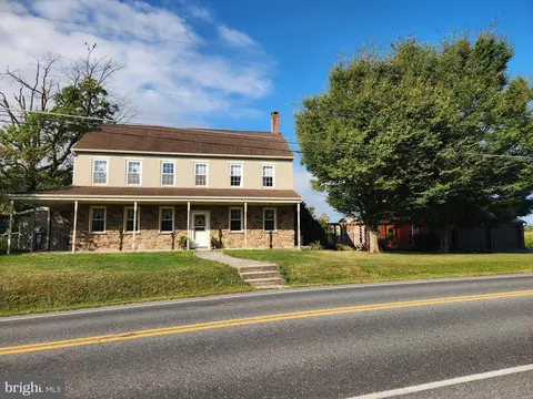 142 N Colebrook Rd, Manheim, PA 17545