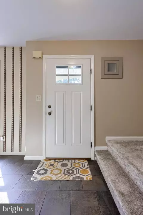 Entry Way - 22 Camellia Ct, Lititz, PA 17543 photo 2 of 2