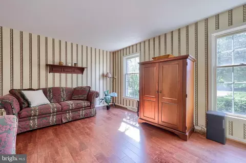 Living - 22 Camellia Ct, Lititz, PA 17543 photo 2 of 6