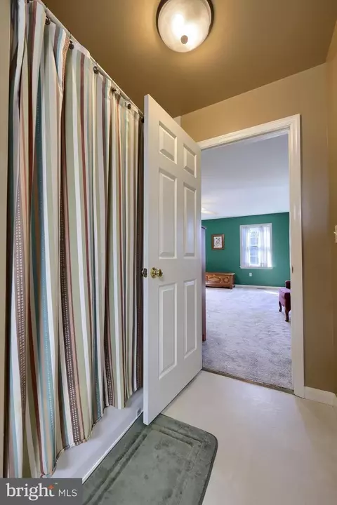 Bath - 22 Camellia Ct, Lititz, PA 17543 photo 3 of 6