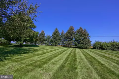 Exterior - 22 Camellia Ct, Lititz, PA 17543 photo 13 of 14