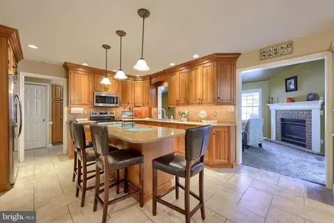 Kitchen - 22 Camellia Ct, Lititz, PA 17543 photo 3 of 8