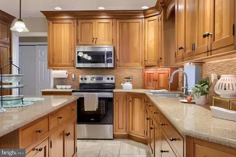 Kitchen - 22 Camellia Ct, Lititz, PA 17543 photo 5 of 8
