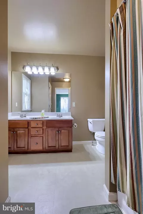 Bath - 22 Camellia Ct, Lititz, PA 17543 photo 4 of 6