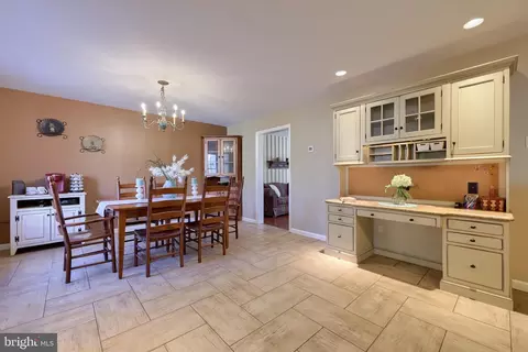 Dining - 22 Camellia Ct, Lititz, PA 17543 photo 5 of 5