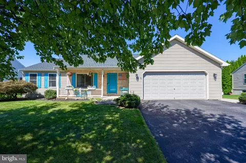 1255 Willow Creek Dr, Mount Joy, PA 17552
