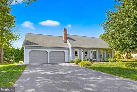 18 Village Sq, Willow Street, PA 17584