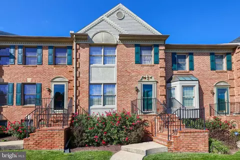 105 Cobblestone Ln, Lancaster, PA 17601