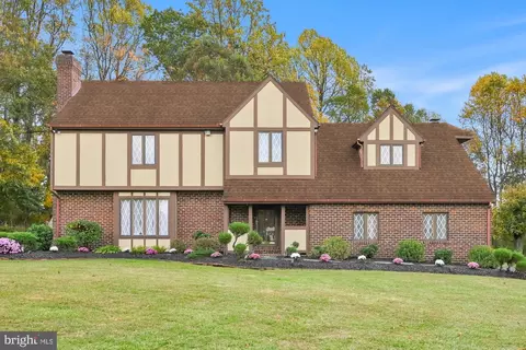 208 Foxcroft Ln, Robesonia, PA 19551