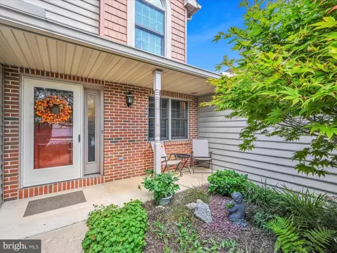 1 Cardiff Ct, Lititz, PA 17543 photo 2