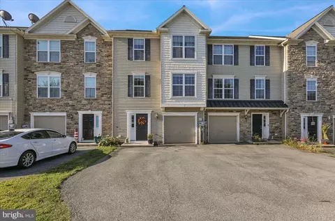 117 Ironwood Ct, Denver, PA 17517