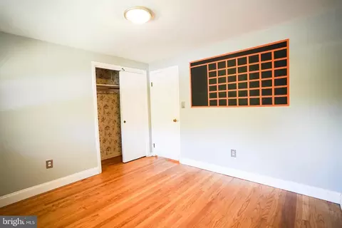 Bedroom - 105 Mayfield Dr, Lititz, PA 17543 photo 2 of 4