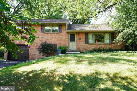 105 Mayfield Dr, Lititz, PA 17543
