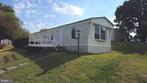 816 Wisteria Dr, Ephrata, PA 17522