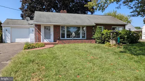 7 Barbara Ave, Willow Street, PA 17584