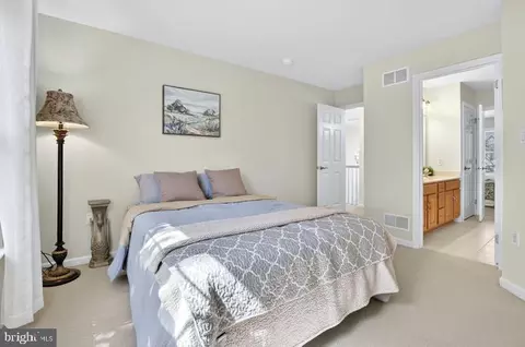 Bedroom - 677 Dorset St, Lititz, PA 17543 photo 6 of 8