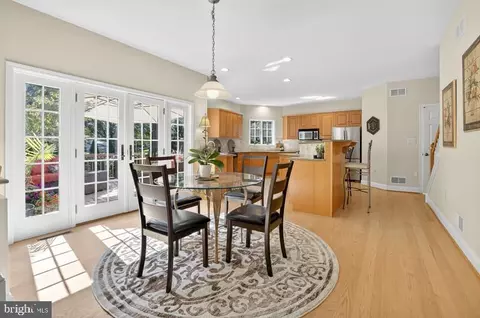 Dining - 677 Dorset St, Lititz, PA 17543 photo 3 of 3