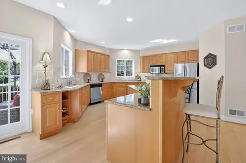 Kitchen - 677 Dorset St, Lititz, PA 17543 photo 1 of 3