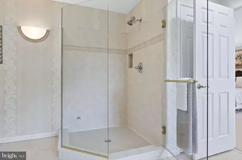 Bath - 677 Dorset St, Lititz, PA 17543 photo 4 of 6