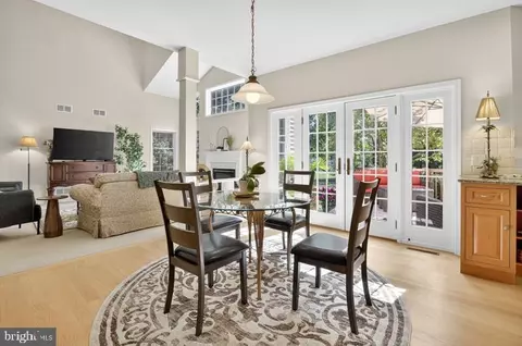 Dining - 677 Dorset St, Lititz, PA 17543 photo 2 of 3