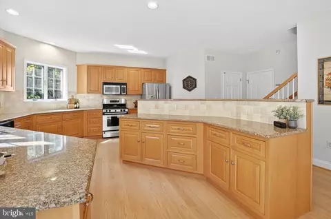 Kitchen - 677 Dorset St, Lititz, PA 17543 photo 2 of 3