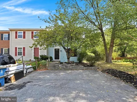 856 Penny Ln, Mount Joy, PA 17552