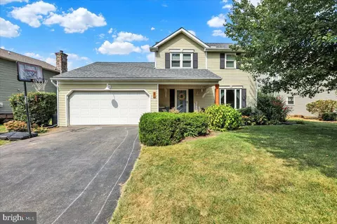 Exterior - 81 W South Ave, Landisville, PA 17538 photo 1 of 6