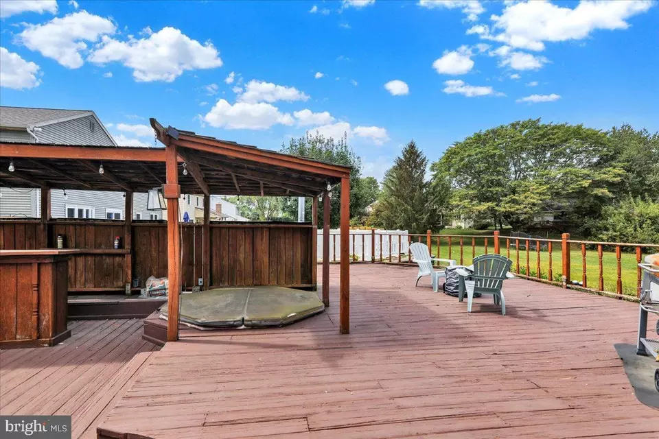 Exterior - 81 W South Ave, Landisville, PA 17538 photo 6 of 6