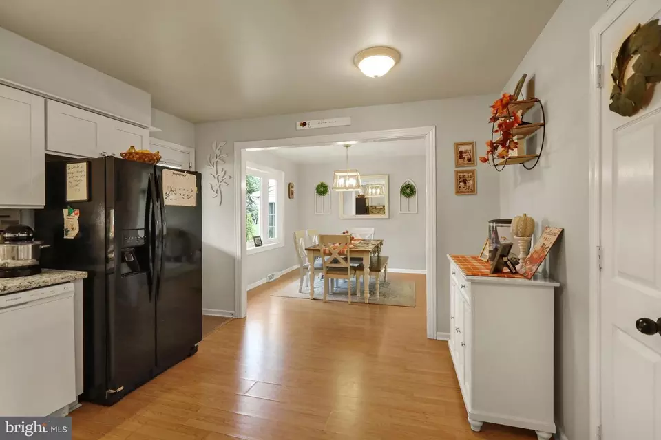 Entry Way - 81 W South Ave, Landisville, PA 17538 photo 4 of 6