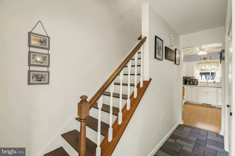 Entry Way - 81 W South Ave, Landisville, PA 17538 photo 2 of 6