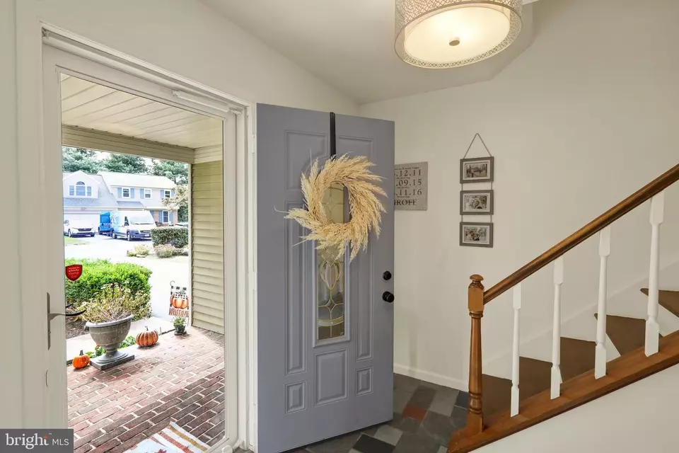 Entry Way - 81 W South Ave, Landisville, PA 17538 photo 1 of 6