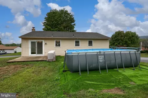 979 Daniel Dr, Stevens, PA 17578 photo 3