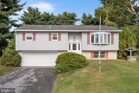 96 Brubaker Rd, Lititz, PA 17543 photo 4
