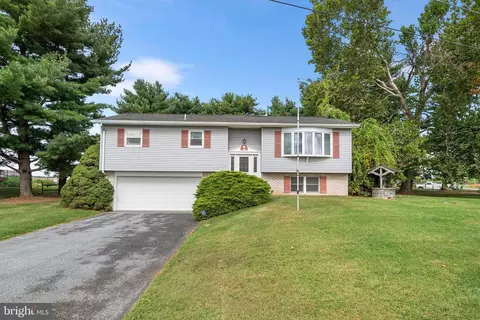 96 Brubaker Rd, Lititz, PA 17543