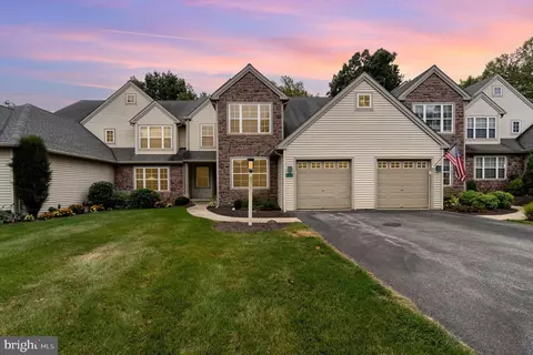 117 Hawk Valley Ln, Denver, PA 17517
