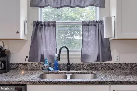 Kitchen - 425 Cardinal Rd, Lititz, PA 17543 photo 1 of 1