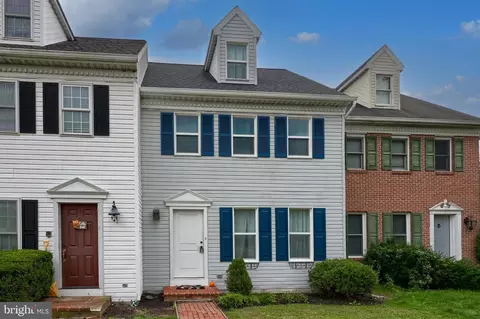 Exterior - 425 Cardinal Rd, Lititz, PA 17543 photo 2 of 5