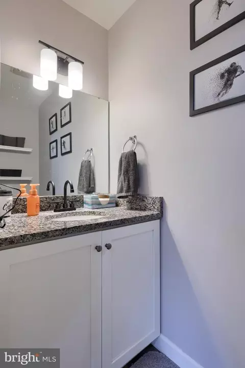 Bath - 425 Cardinal Rd, Lititz, PA 17543 photo 1 of 2