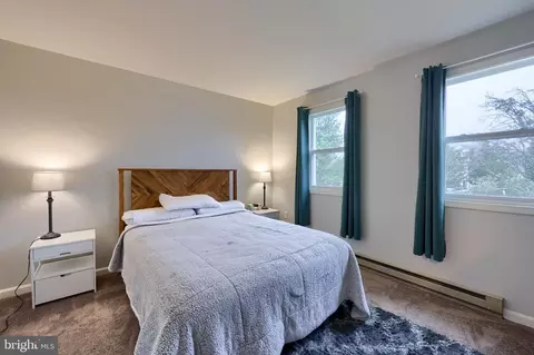 Bedroom - 425 Cardinal Rd, Lititz, PA 17543 photo 2 of 3