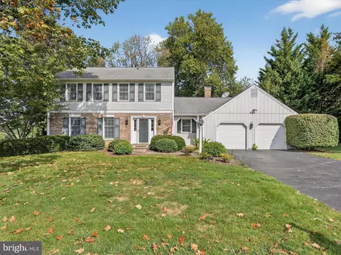 571 Laurel Ln, Lancaster, PA 17601