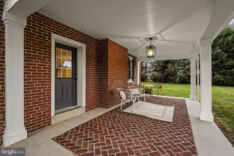 Exterior - 110 E Pine St, Ephrata, PA 17522 photo 5 of 13