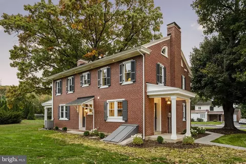 Exterior - 110 E Pine St, Ephrata, PA 17522 photo 9 of 13